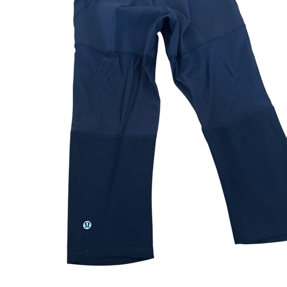 SOLD:Lululemon Women's Mesh Crop Capri Leggings - Black, Size 4 - Picture 5 of 6